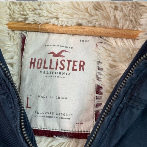 Hollister Navy Blue Fur Lined Jacket - Picture 2 of 3